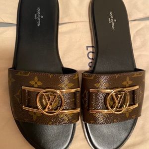Louis buttion sandals